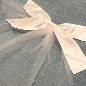 NWOT Mini Short Bridal Veil Tulle w/ Bow and Pearls